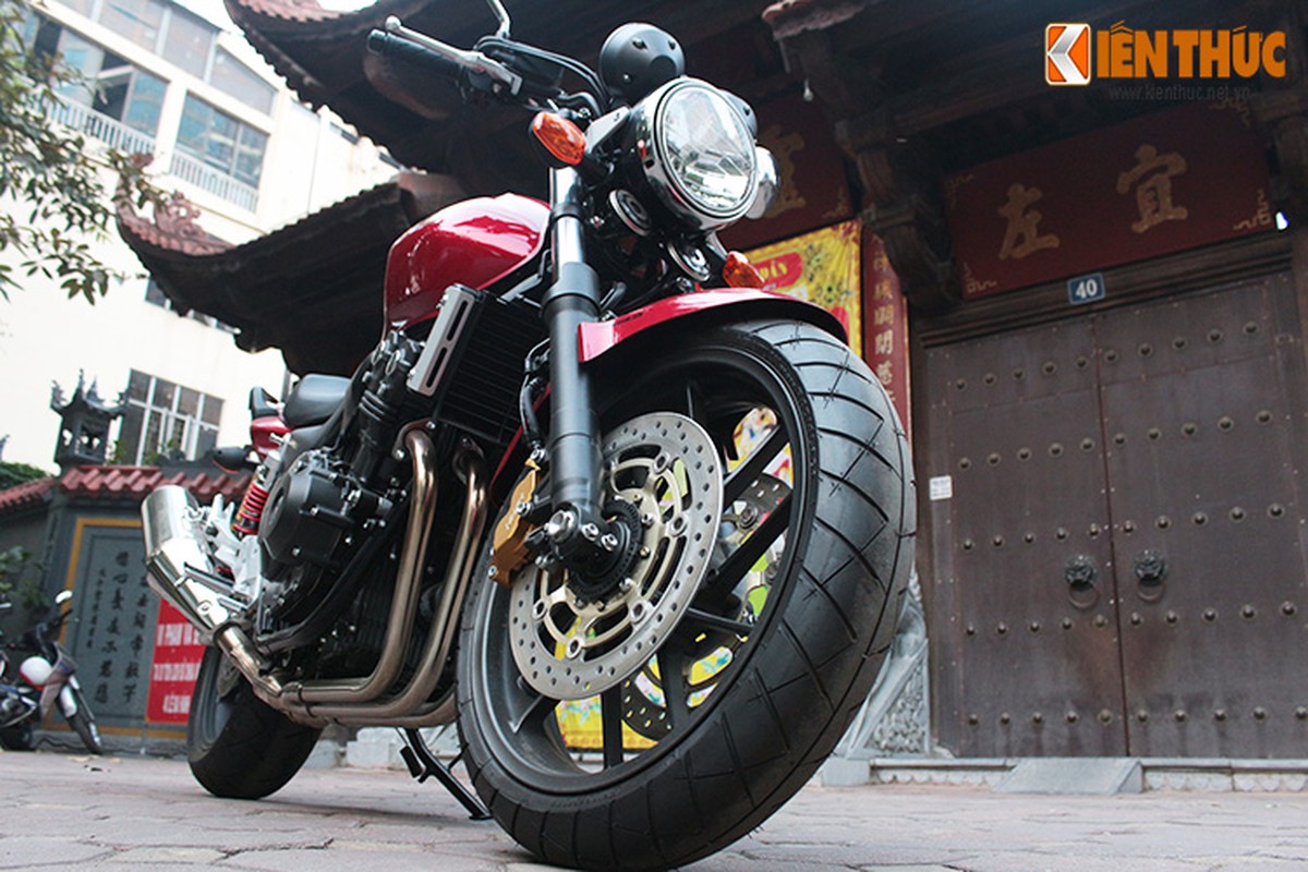 Dap thung Honda CB400 moi gia hon 300 trieu tai Ha Noi